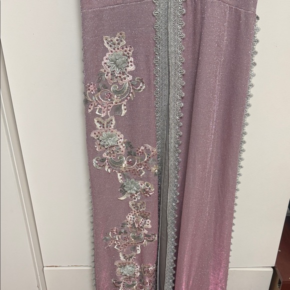 Elegant Pink Maxi Dress with Floral Embellishments fits Meduim/Large - Picture 3 of 8